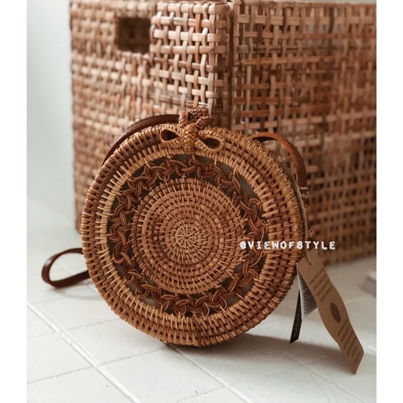 HANDMADE CUT OUT ROUND RATTAN - Picture 3 of 5
